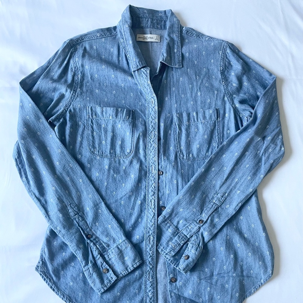 Chambray Button Up Top - image 7